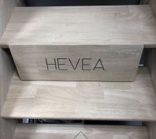 Escalier en HEVEA (un peu plus moderne que l'hetre)