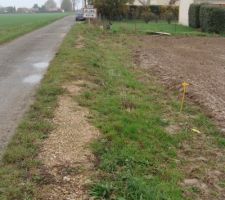 Les proprietaires du terrain avaient egalement faire venir l eau en bord de terrain, plus qu a se piquer dessus