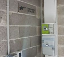 Passage des gaines, installation d'un interrupteur KNX au sous-sol