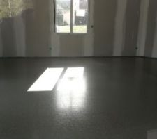 Dalle carrelage coul&eacute;e