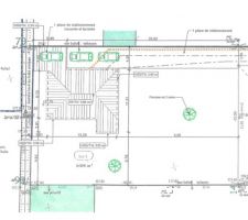 Plan de masse de la construction, on peut constaté que la maison se trouve sur le coté du rectangle de 1041 m2 de façon a pouvoir construire de nouveau à coté.

Ps: Plan réalisé par ACCESSIS