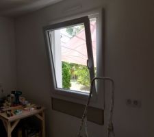 Mise en place nouvelle fenêtre dans la future cuisine avec le bon alésage
