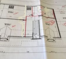 Besoin d aide que pensez vous de ce nouveau plan 
Nous trouvions les chambres trop petites avec un grand palier nous avons donc décidé de sacrifier le palier pour agrandir les deux chambres de gauche quant à celle de droite elle deviendra plus tard une salle télé chambre d amis et les combles la chambre de ma puce