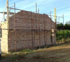 Vu : pignon en cours d?&eacute;l&eacute;vation...