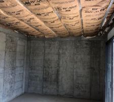 Isolation au plafond du bureau