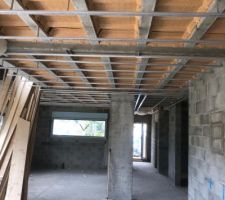Préparation du plafond pour l'isolation