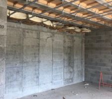 Plafond pièce de vie prêt à être isolé