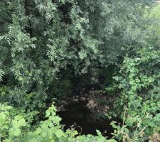 Le ruisseau en contrebas, bien à sec à cette période