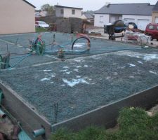 Vue sur le centre de la future dalle, pris de l'arri&egrave;re gauche