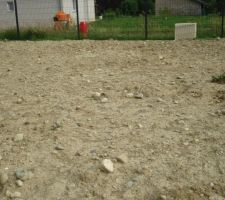 Terrain : remblai, cailloux et gravats