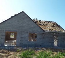 Toiture en cours (vue arrière)