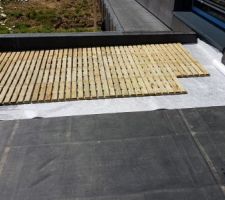 Caillebotis pour protéger l'EPDM et limiter la sur-chauffe