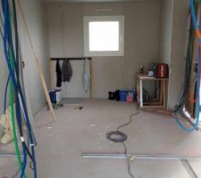 D&eacute;but de la pose des plaques de placo du rez-de-chauss&eacute;e!