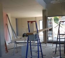 Sale a mang&eacute; salon