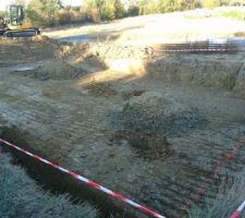 Début du chantier : les travaux de terrassement.....arrêt du chantier :'( le même jour. Mauvaise nouvelle...