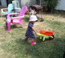 Notre future employée pour les travaux dans le jardin ?