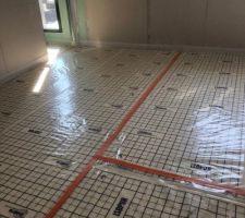 D&eacute;but de l'installation du  planch&eacute; chauffant