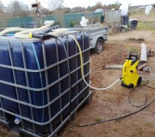 Nettoyage du bardage avec le karcher l'eau de pluie dans la cuve