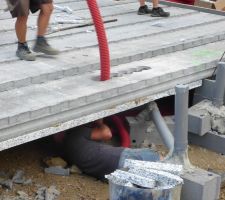 Passage des gaines sous vide sanitaire