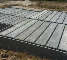 Pose du vide sanitaire terminee