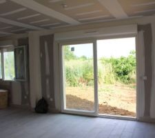 - Visite de pré-réception -

Salle à manger avec sa grande porte fenêtre (et volet roulant motorisé pour celle-ci)