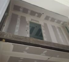 Bandes en cours verrière de la cuisine cuisine, vue accès salle de bain étage