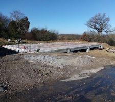 Reprise du chantier. Dalle pas encore coulée.