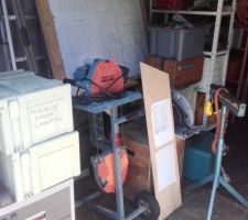 Charpentiers : les outils dans le container