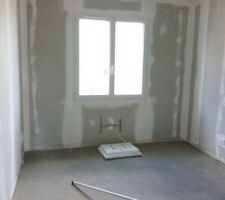 Sous-couche et 1&egrave;re couche de peinture chambres des enfants