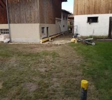 Fondations isolées et tranchée pour PAC refermée