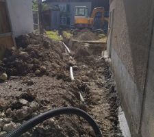 Tranch&eacute;e pour pose du drainage