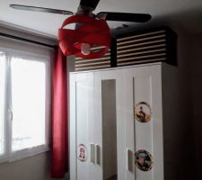 Chambre de Sarah refaite.  Ils ont 11 ans maintenant. De vrais chambres d'ados