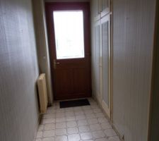 Couloir et porte d'entrée