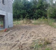 Partie la plus grande ou nous mettrons une terrasse