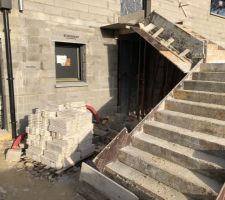 Coffrage de l'escalier ext&eacute;rieur