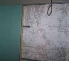 Placage des murs de la maison en rail optima laine de verre GR32 100 et BA13.