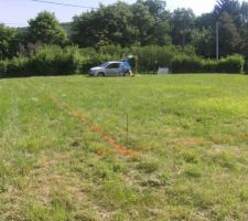 Le Commercial Mr A. et le Conducteur de Travaux Mr V. implantent la maison.