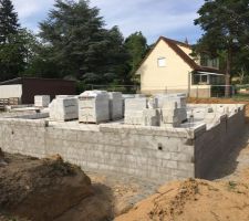 Elevation des murs en cours