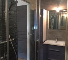 Maison terminée vue depuis la salle de douche attenante aux 2 chambres
