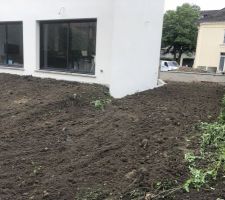 Régalage du pourtour de la maison