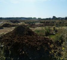 Le petit bo&icirc;tier de raccordement blanc en arri&egrave;re plan c'est le notre!