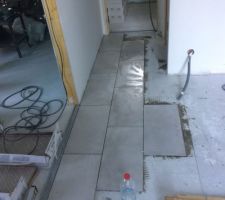 Debut des finitions sol
Carrelage cuisine