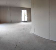 Vue depuis cuisine vers salon