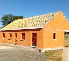 Charpente terminé et appuis de fenêtre également