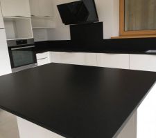 Granit de la cuisine en place
