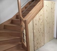 Placard sous escalier : en attente de sa couche de décoration