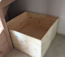 Placard sous escalier : le caisson planqué anti-perte de place