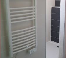 Sèche-serviette salle d'eau du haut