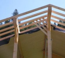 Les 4 premières planches de contreventement posées