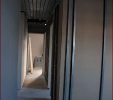 Vue du couloir depuis la chambre 2